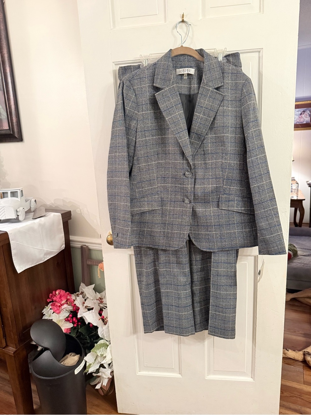 Kasper Gray Plaid Two-Piece Blazer and Skirt Suit